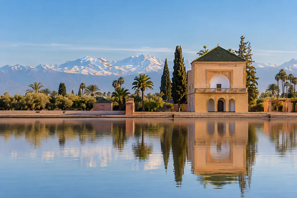 Visuel éditorial du jardin de la Ménara à Marrakech
